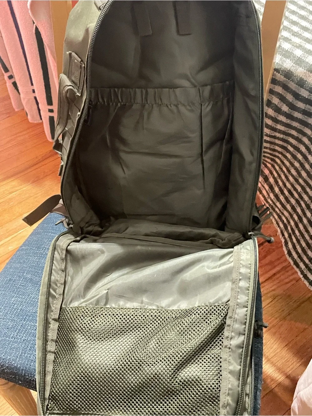 Tactical Olive Green Men's Backpack - Durable MOLLE Daypack